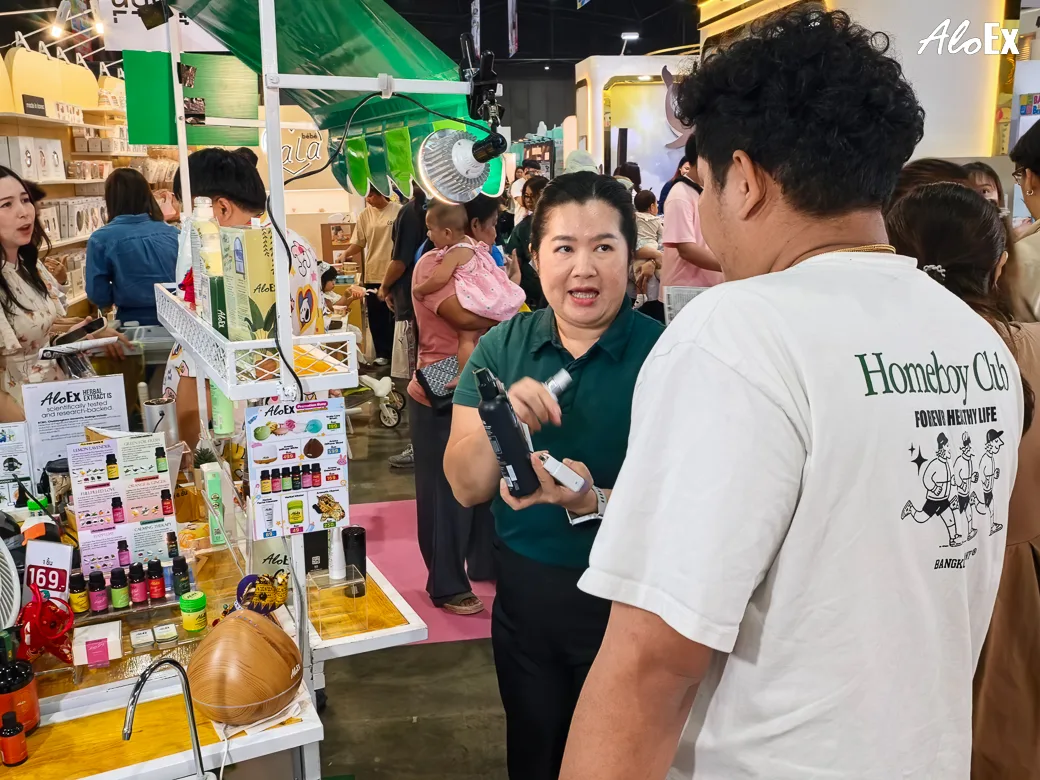 IMPACT Muang Thong Thani ရှိ Baby & Kids Best Buy အကြိမ် (၆၃) တွင် AloEx ပြခန်းအတွင်း စည်ကားသော ပတ်ဝန်းကျင်အခြေအနေ